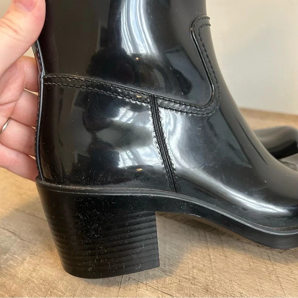 Gucci Devendra Rubber Low Heel Boot